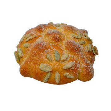 Pan de muerto con Pepita garapiñada